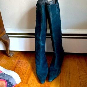 Women 2 1/2 heel boots made in Italy